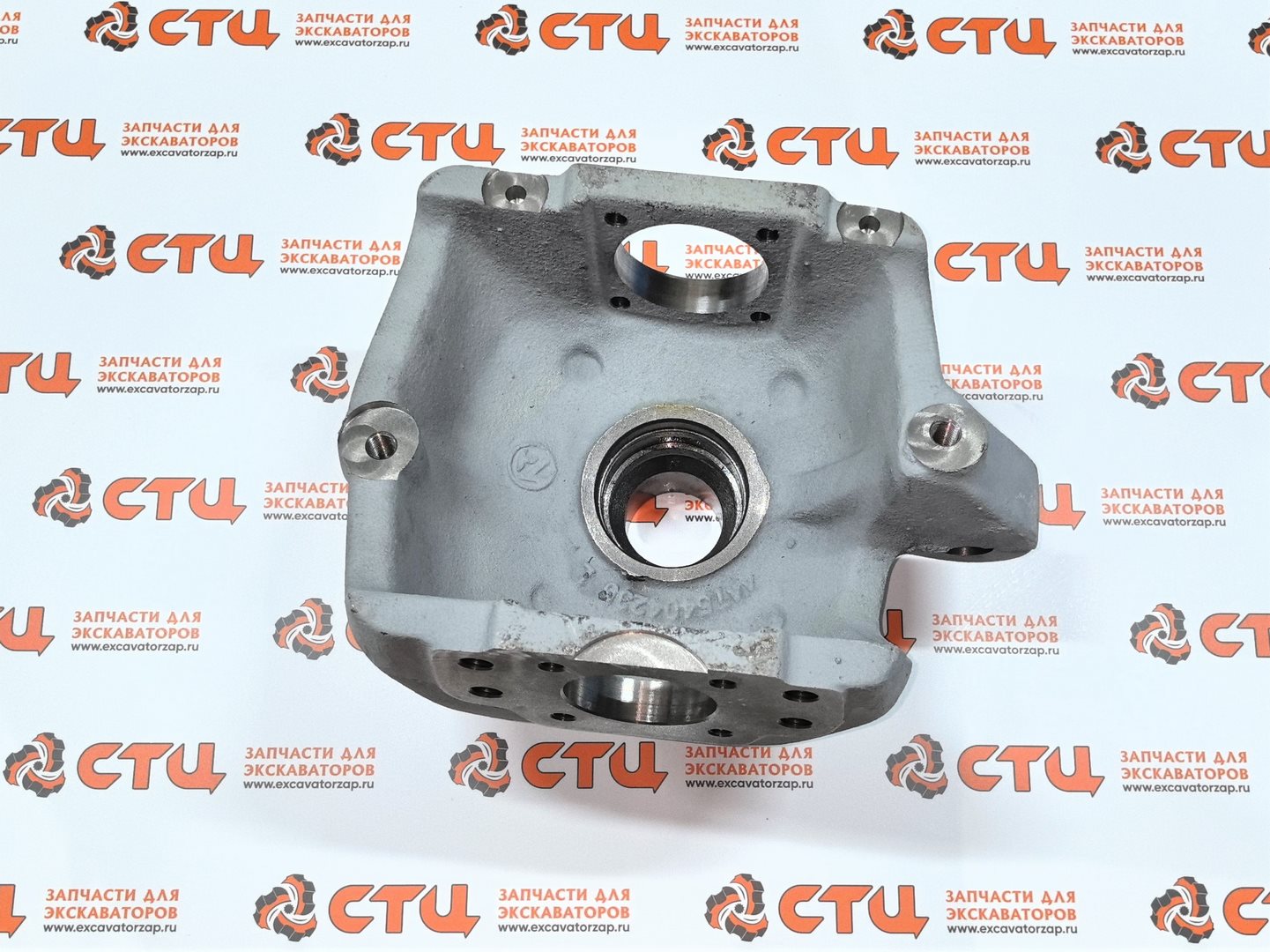 Кулак поворотный ZGAQ-03381 правый (АНАЛОГ) переднего моста экскаватора погрузчика Hyundai H940S