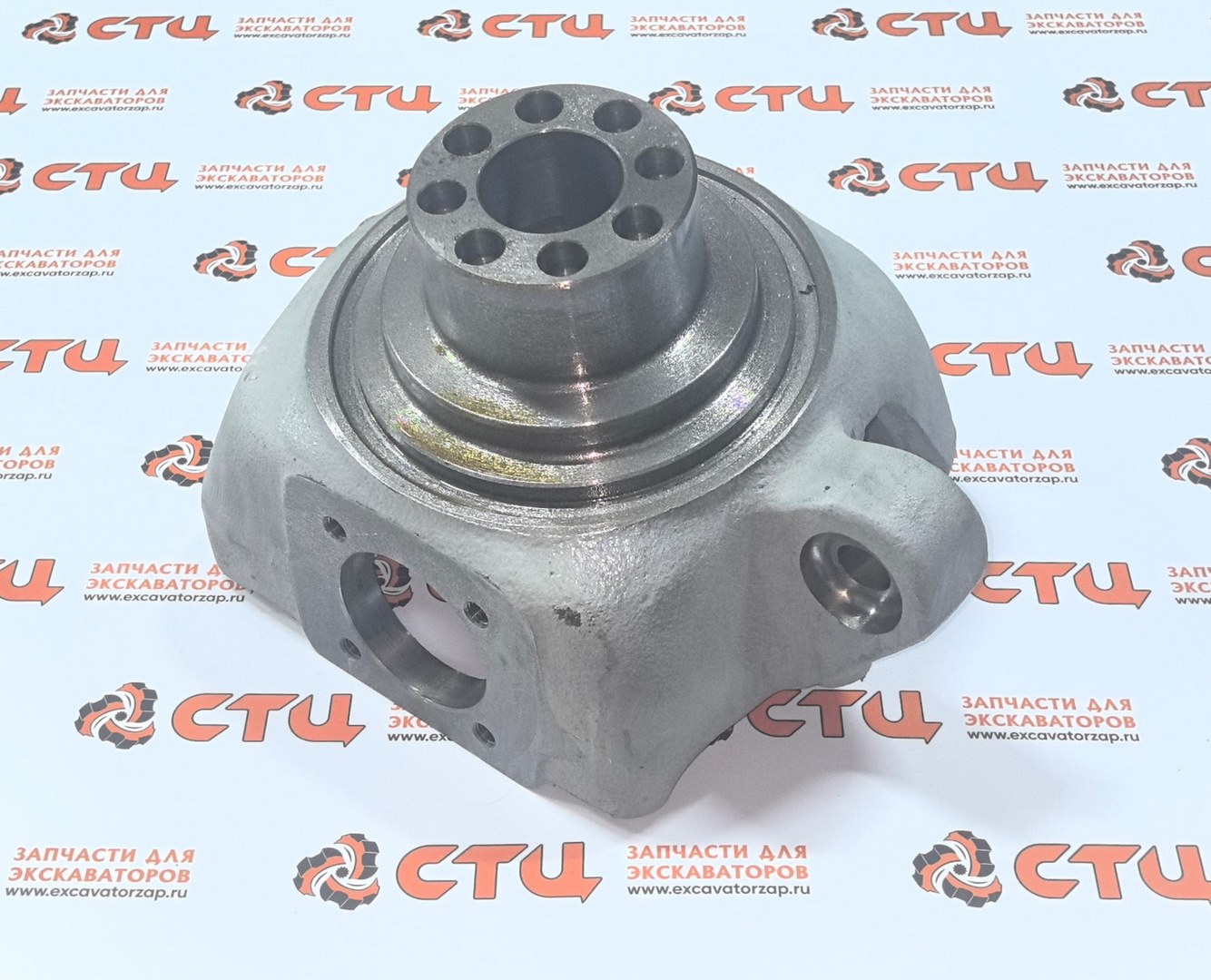 Кулак поворотный ZGAQ-04918 правый (АНАЛОГ) переднего моста экскаватора погрузчика Hyundai H940S